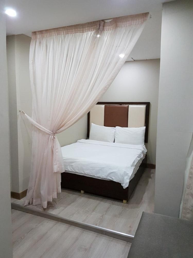 Magic Suite Al Mangaf Kuwait City Exterior photo